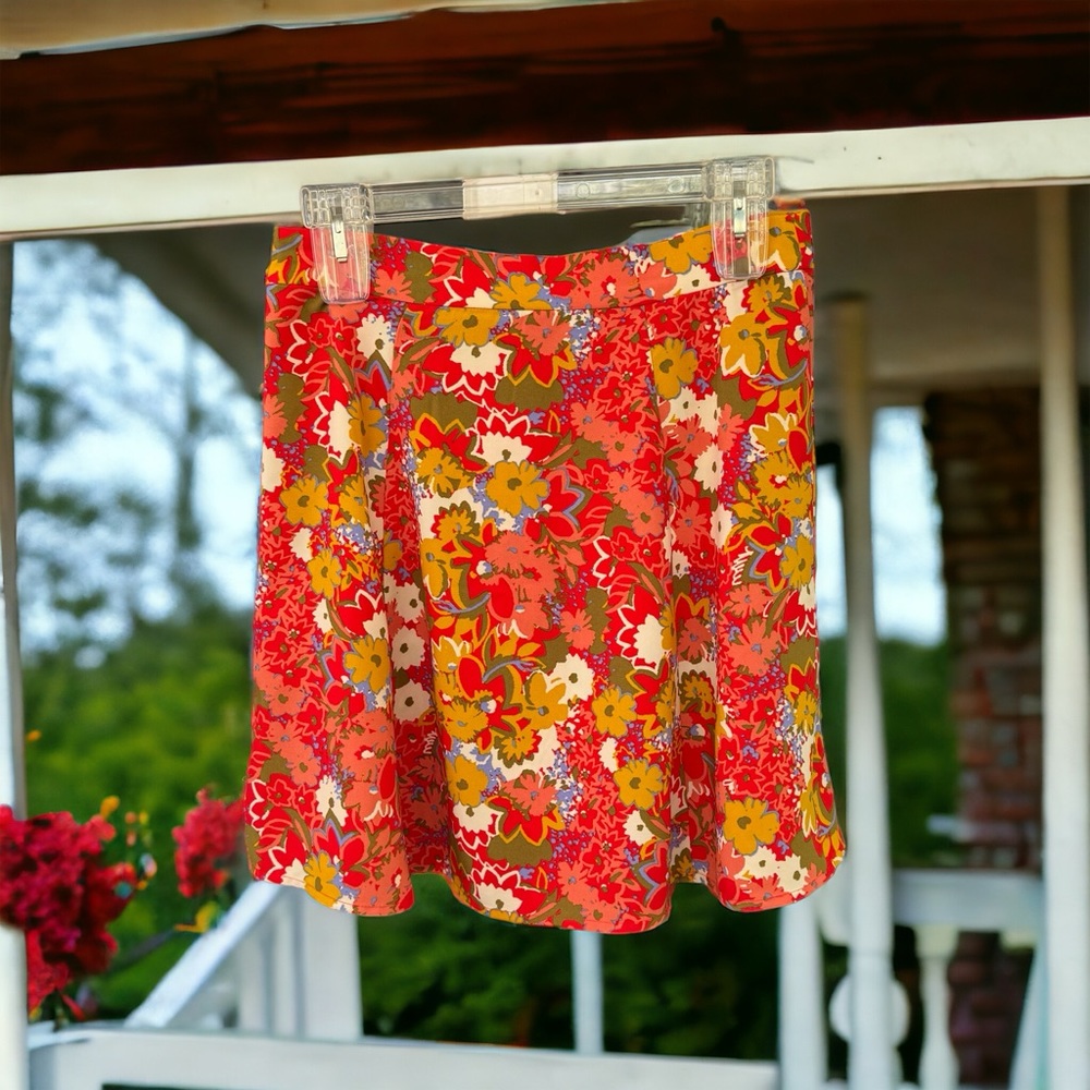 Loft Skirt - Picture 2 of 7